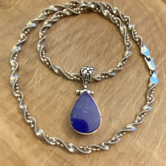 Beautiful Sarah Coventry 925 silver lapis lazuli pendant on an Italy twist chain - Picture 2 of 14